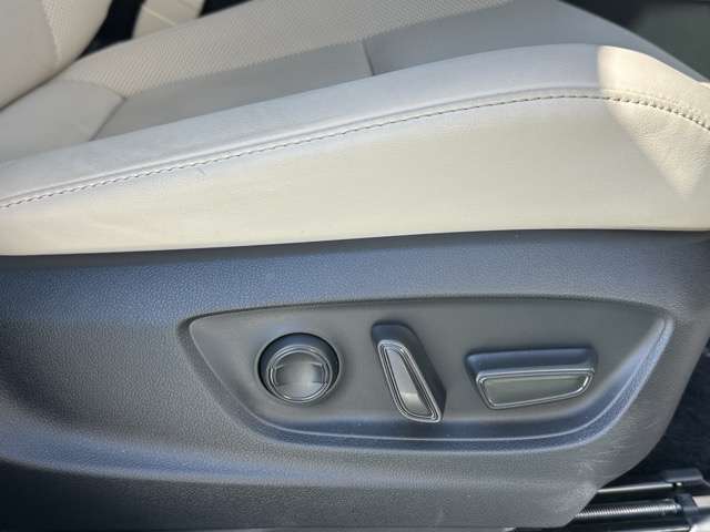 トヨタ クラウン　クロスオーバー　ハイブリッド ２．５ Ｇ アドバンスト レザー パッケージ Ｅ－ＦＯＵＲ ４ＷＤ R5年 (東海) 99