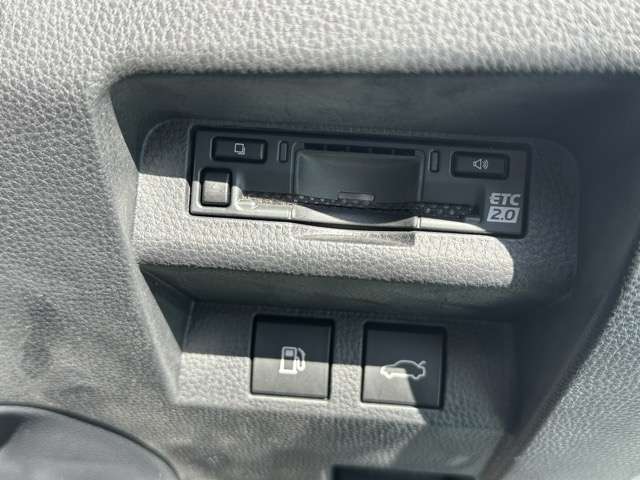 トヨタ クラウン　クロスオーバー　ハイブリッド ２．５ Ｇ アドバンスト レザー パッケージ Ｅ－ＦＯＵＲ ４ＷＤ R5年 (東海) 99