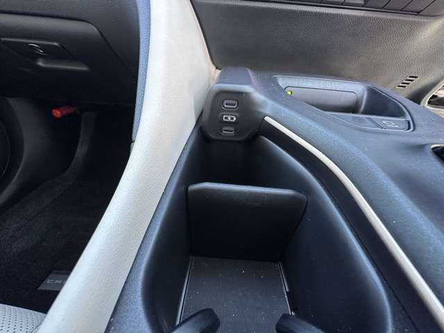 トヨタ クラウン　クロスオーバー　ハイブリッド ２．５ Ｇ アドバンスト レザー パッケージ Ｅ－ＦＯＵＲ ４ＷＤ R5年 (東海) 99