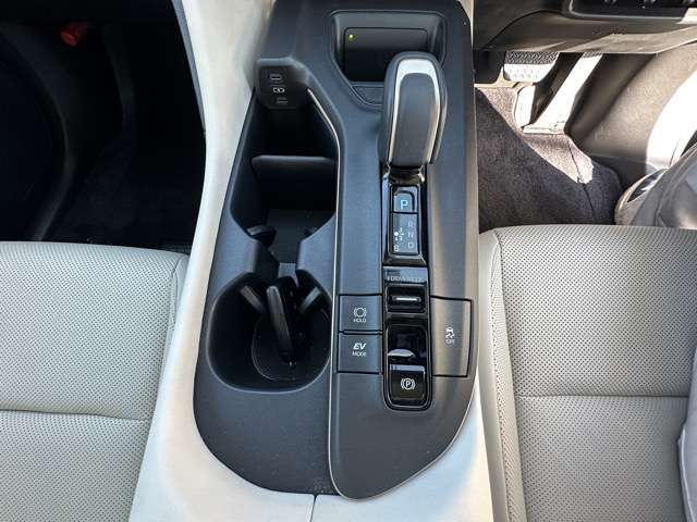 トヨタ クラウン　クロスオーバー　ハイブリッド ２．５ Ｇ アドバンスト レザー パッケージ Ｅ－ＦＯＵＲ ４ＷＤ R5年 (東海) 99