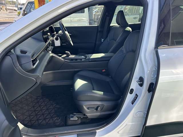 トヨタ クラウン　クロスオーバー　ハイブリッド ２．５ Ｇ アドバンスト レザー パッケージ Ｅ－ＦＯＵＲ ４ＷＤ R6年 (東海) 99