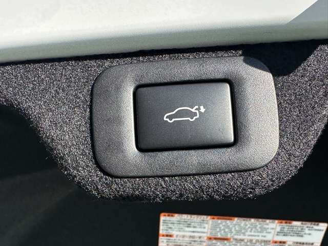 トヨタ クラウン　クロスオーバー　ハイブリッド ２．５ Ｇ アドバンスト レザー パッケージ Ｅ－ＦＯＵＲ ４ＷＤ R6年 (東海) 99