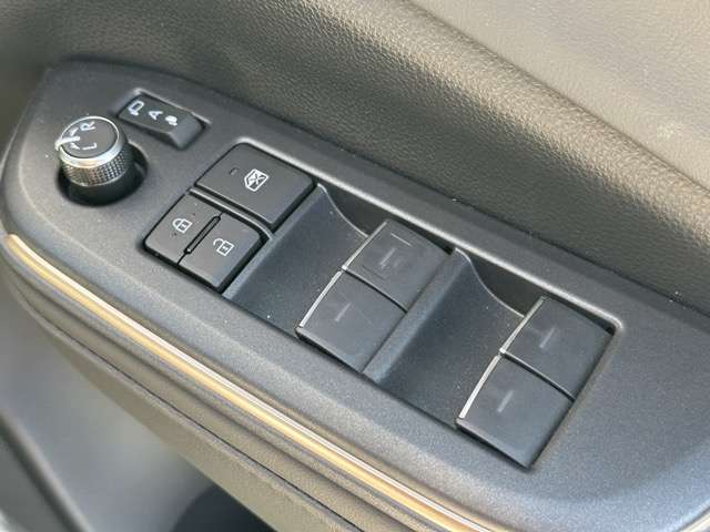 トヨタ クラウン　クロスオーバー　ハイブリッド ２．５ Ｇ アドバンスト レザー パッケージ Ｅ－ＦＯＵＲ ４ＷＤ R6年 (東海) 99