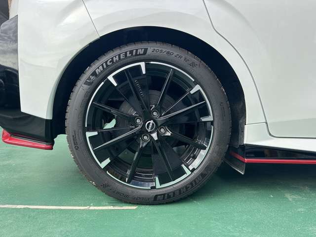 日産 ノートオーラ １．２ ＮＩＳＭＯ チューンド Ｅ－ＰＯＷＥＲ ４ＷＤ R7年 (東海) 99