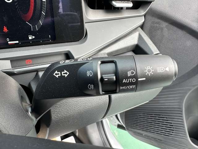 日産 ノートオーラ １．２ ＮＩＳＭＯ チューンド Ｅ－ＰＯＷＥＲ ４ＷＤ R7年 (東海) 99