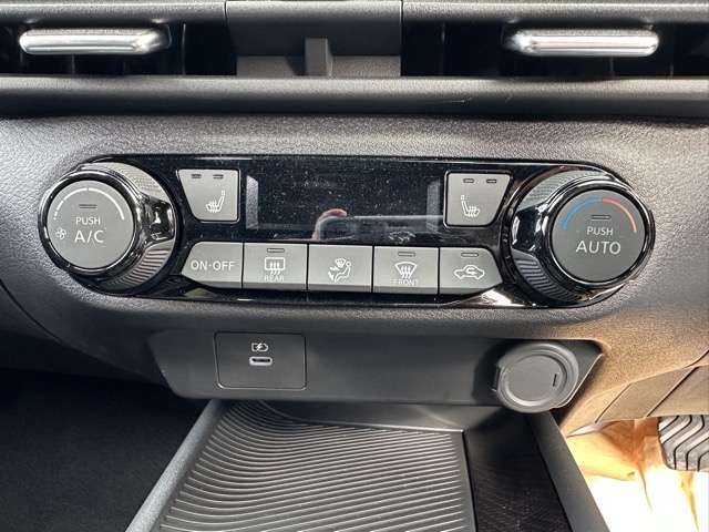 日産 ノートオーラ １．２ ＮＩＳＭＯ チューンド Ｅ－ＰＯＷＥＲ ４ＷＤ R7年 (東海) 99