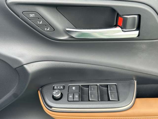 トヨタ クラウン　クロスオーバー　ハイブリッド ２．４ ＲＳ アドバンスト Ｅ－ＦＯＵＲ ＡＤＶＡＮＣＥＤ ４ＷＤ R5年 (東海) 99