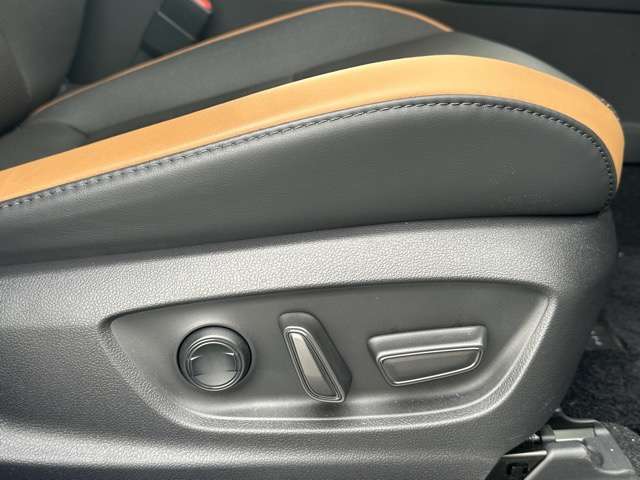 トヨタ クラウン　クロスオーバー　ハイブリッド ２．４ ＲＳ アドバンスト Ｅ－ＦＯＵＲ ＡＤＶＡＮＣＥＤ ４ＷＤ R5年 (東海) 99