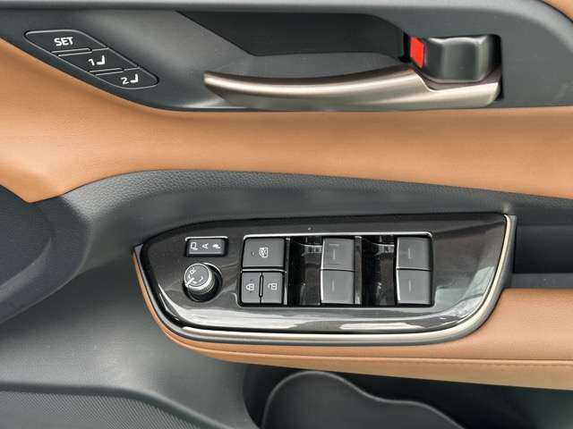 トヨタ クラウン　クロスオーバー　ハイブリッド ２．５ Ｚ Ｅ－ＦＯＵＲ ４ＷＤ R6年 (東海) 99