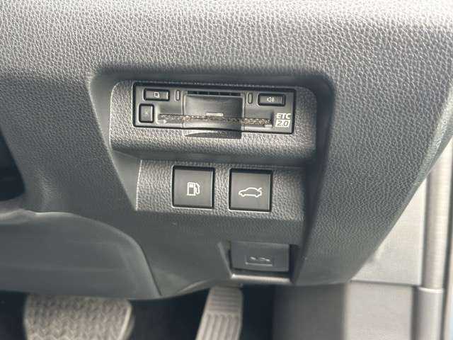 トヨタ クラウン　クロスオーバー　ハイブリッド ２．５ Ｚ Ｅ－ＦＯＵＲ ４ＷＤ R6年 (東海) 99