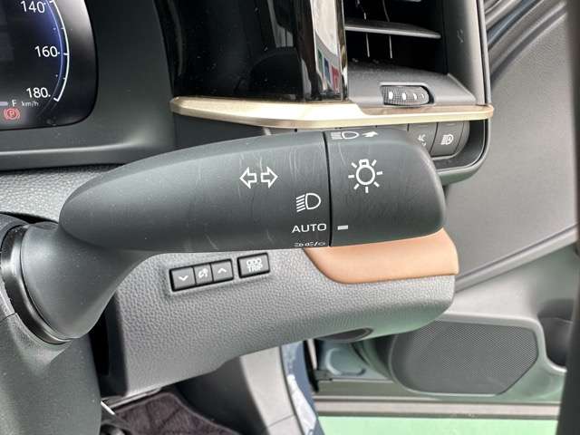 トヨタ クラウン　クロスオーバー　ハイブリッド ２．５ Ｚ Ｅ－ＦＯＵＲ ４ＷＤ R6年 (東海) 99