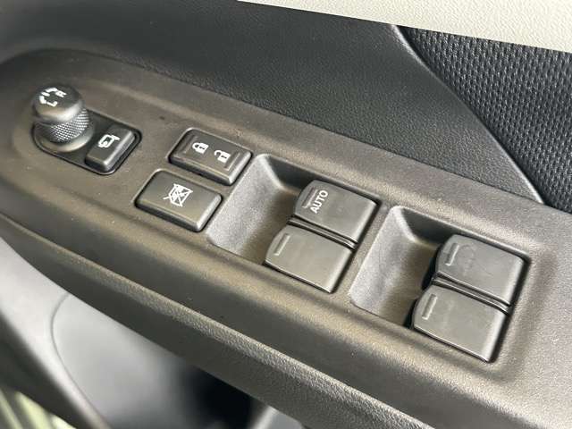 スズキ スイフト １．２ ハイブリッド ＭＺ R5年 (東海) 99