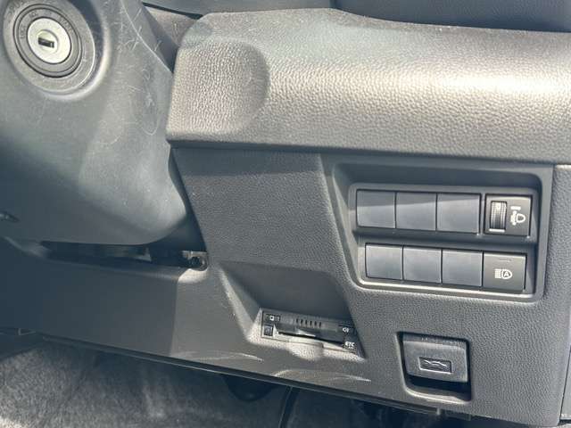 トヨタ ヤリス １．５ Ｘ R2年 (東海) 99