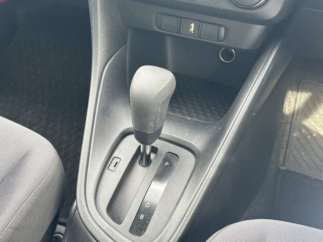 トヨタ ヤリス １．５ Ｘ R2年 (東海) 99