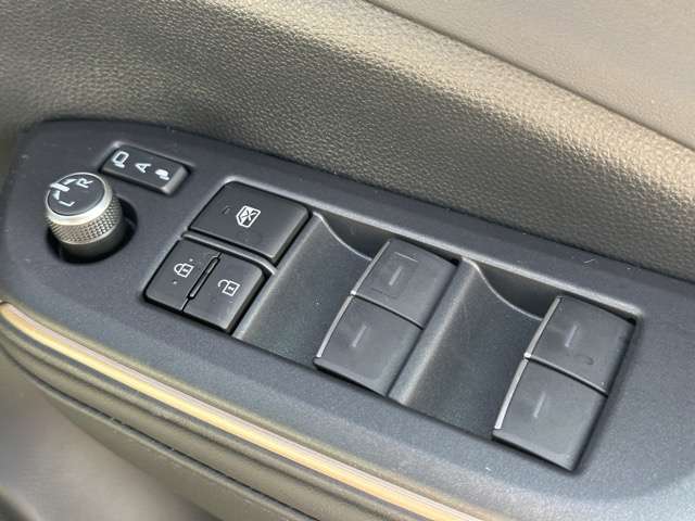 トヨタ クラウン　クロスオーバー　ハイブリッド ２．５ Ｇ アドバンスト Ｅ－ＦＯＵＲ ４ＷＤ R5年 (東海) 99