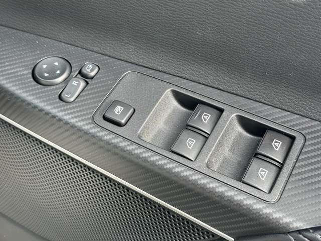 三菱 デリカ　Ｄ：５ ２．２ Ｐ ディーゼルターボ ４ＷＤ R6年 (東海) 99