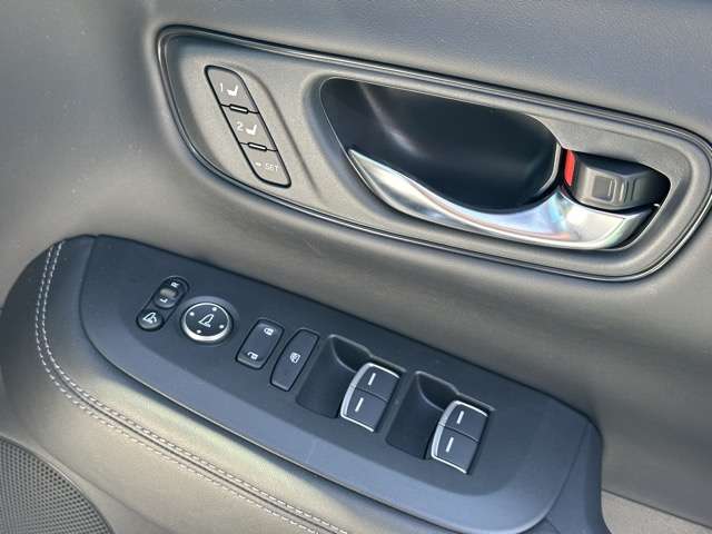 ホンダ ＺＲ－Ｖ ２．０ Ｅ：ＨＥＶ Ｚ R4年 (東海) 99