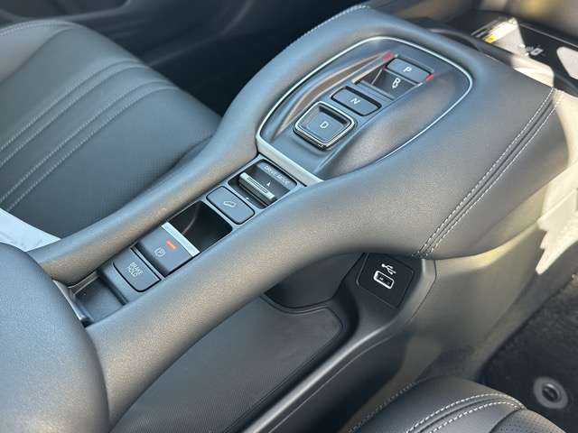 ホンダ ＺＲ－Ｖ ２．０ Ｅ：ＨＥＶ Ｚ R4年 (東海) 99