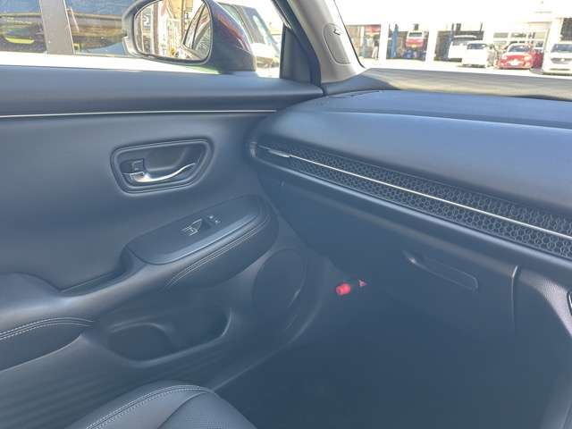 ホンダ ＺＲ－Ｖ ２．０ Ｅ：ＨＥＶ Ｚ R4年 (東海) 99