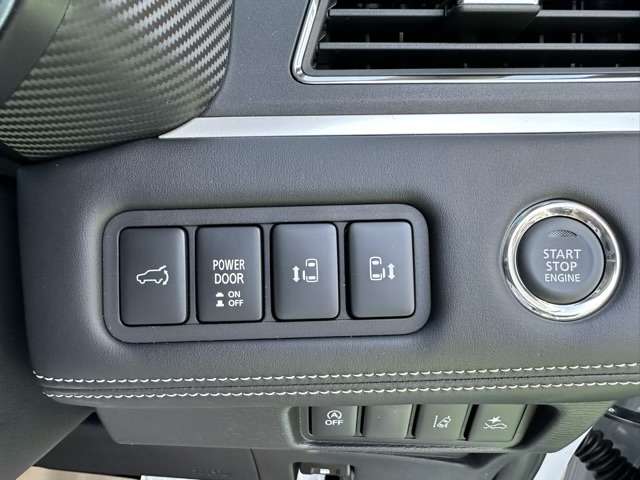 三菱 デリカ　Ｄ：５ ２．２ シャモニー 電動サイドステップ非装着車 ディーゼルターボ ４ＷＤ R7年 (東海) 99