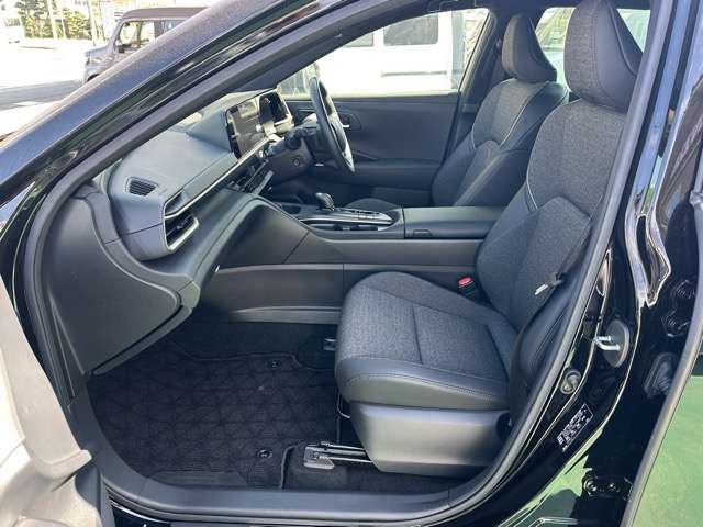 トヨタ クラウン　クロスオーバー　ハイブリッド ２．５ Ｇ Ｅ－ＦＯＵＲ ４ＷＤ R5年 (東海) 99