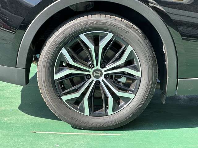 トヨタ クラウン　クロスオーバー　ハイブリッド ２．５ Ｇ Ｅ－ＦＯＵＲ ４ＷＤ R5年 (東海) 99