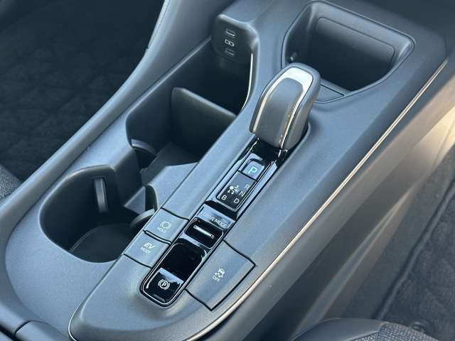 トヨタ クラウン　クロスオーバー　ハイブリッド ２．５ Ｇ Ｅ－ＦＯＵＲ ４ＷＤ R5年 (東海) 99