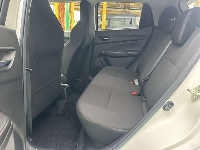 スズキ スイフト スポーツ １．４ R5年 (東海) 99