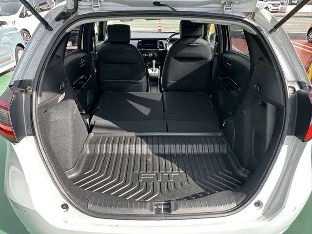 ホンダ フィット　ハイブリッド １．５ Ｅ：ＨＥＶ ホーム R3年 (東海) 99