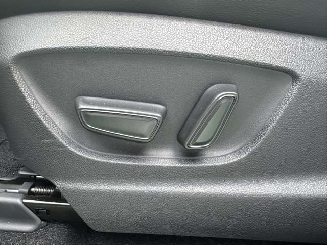 トヨタ クラウン　クロスオーバー　ハイブリッド ２．４ ＲＳ アドバンスト Ｅ－ＦＯＵＲ ＡＤＶＡＮＣＥＤ ４ＷＤ R4年 (東海) 99