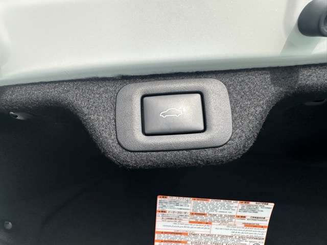 トヨタ クラウン　クロスオーバー　ハイブリッド ２．４ ＲＳ アドバンスト Ｅ－ＦＯＵＲ ＡＤＶＡＮＣＥＤ ４ＷＤ R4年 (東海) 99