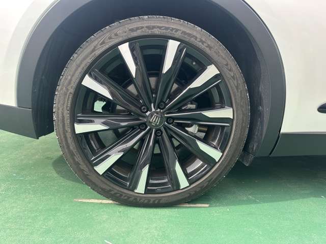 トヨタ クラウン　クロスオーバー　ハイブリッド ２．４ ＲＳ アドバンスト Ｅ－ＦＯＵＲ ＡＤＶＡＮＣＥＤ ４ＷＤ R4年 (東海) 99