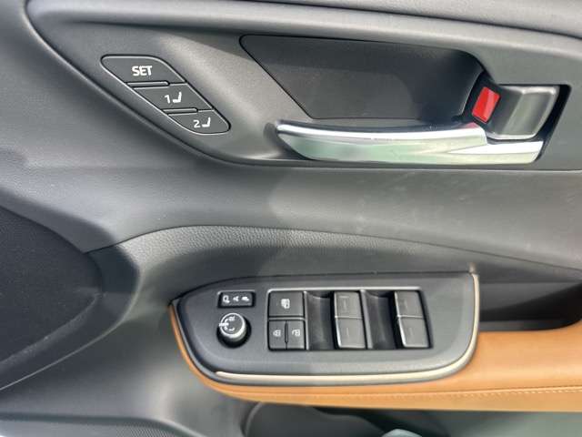 トヨタ クラウン　クロスオーバー　ハイブリッド ２．４ ＲＳ アドバンスト Ｅ－ＦＯＵＲ ＡＤＶＡＮＣＥＤ ４ＷＤ R4年 (東海) 99