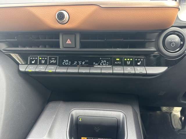 トヨタ クラウン　クロスオーバー　ハイブリッド ２．４ ＲＳ アドバンスト Ｅ－ＦＯＵＲ ＡＤＶＡＮＣＥＤ ４ＷＤ R4年 (東海) 99