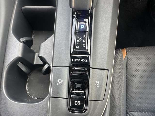 トヨタ クラウン　クロスオーバー　ハイブリッド ２．４ ＲＳ アドバンスト Ｅ－ＦＯＵＲ ＡＤＶＡＮＣＥＤ ４ＷＤ R4年 (東海) 99