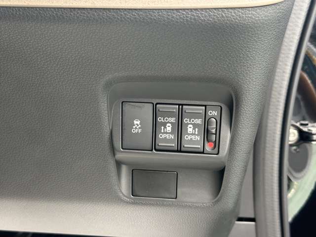 ホンダ フリード　ハイブリッド １．５ Ｅ：ＨＥＶ エアー ＥＸ R7年 (東海) 99