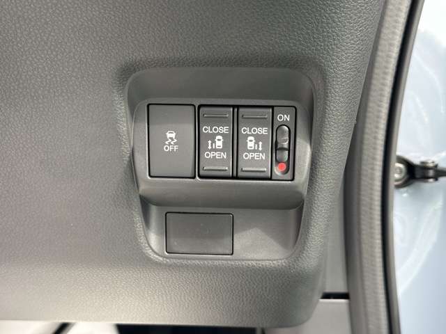 ホンダ フリード　ハイブリッド １．５ Ｅ：ＨＥＶ エアー ＥＸ R7年 (東海) 99