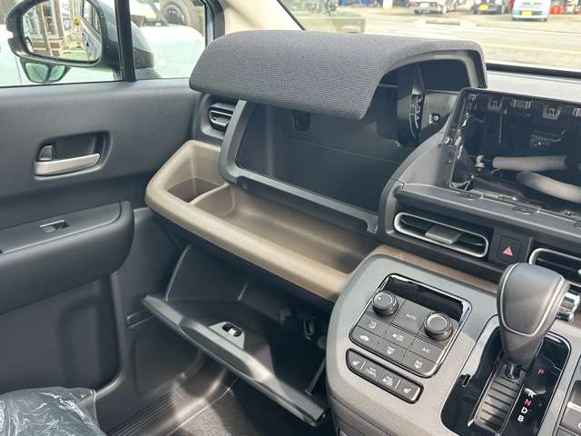 ホンダ フリード　ハイブリッド １．５ Ｅ：ＨＥＶ エアー ＥＸ R7年 (東海) 99