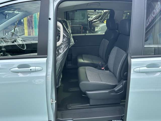 ホンダ フリード　ハイブリッド １．５ Ｅ：ＨＥＶ エアー ＥＸ R7年 (東海) 99