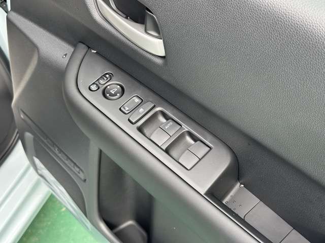 ホンダ フリード　ハイブリッド １．５ Ｅ：ＨＥＶ エアー ＥＸ R7年 (東海) 99