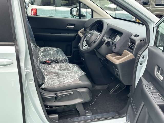 ホンダ フリード　ハイブリッド １．５ Ｅ：ＨＥＶ エアー ＥＸ R7年 (東海) 99