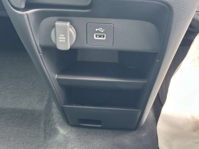 ホンダ フリード　ハイブリッド １．５ Ｅ：ＨＥＶ エアー ＥＸ R7年 (東海) 99