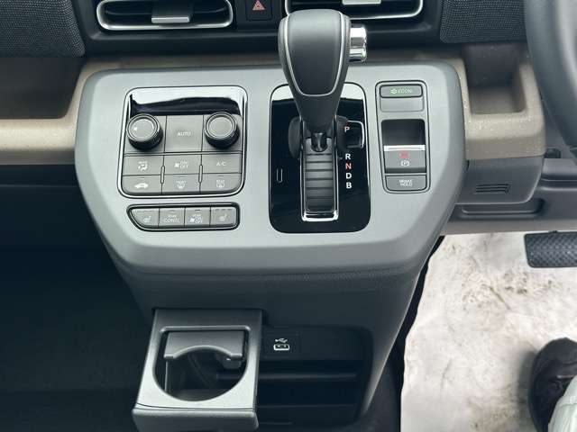 ホンダ フリード　ハイブリッド １．５ Ｅ：ＨＥＶ エアー ＥＸ R7年 (東海) 99