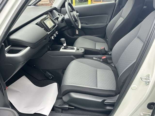 ホンダ フィット　ハイブリッド １．５ Ｅ：ＨＥＶ ベーシック R2年 (東海) 99