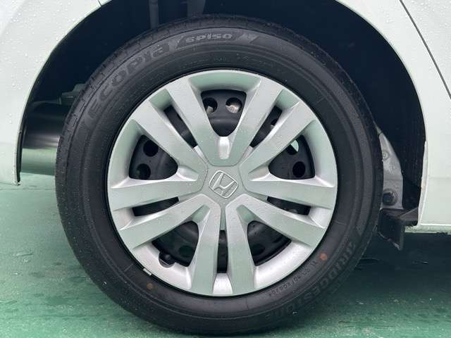 ホンダ フィット　ハイブリッド １．５ Ｅ：ＨＥＶ ベーシック R2年 (東海) 99