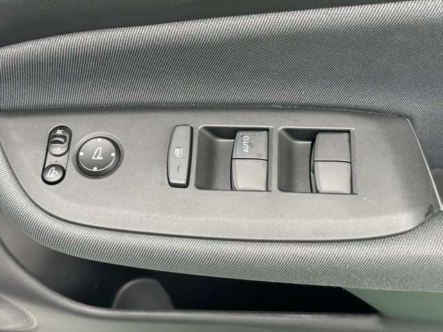 ホンダ フィット　ハイブリッド １．５ Ｅ：ＨＥＶ ベーシック R2年 (東海) 99