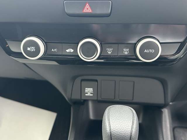 ホンダ フィット　ハイブリッド １．５ Ｅ：ＨＥＶ ベーシック R2年 (東海) 99