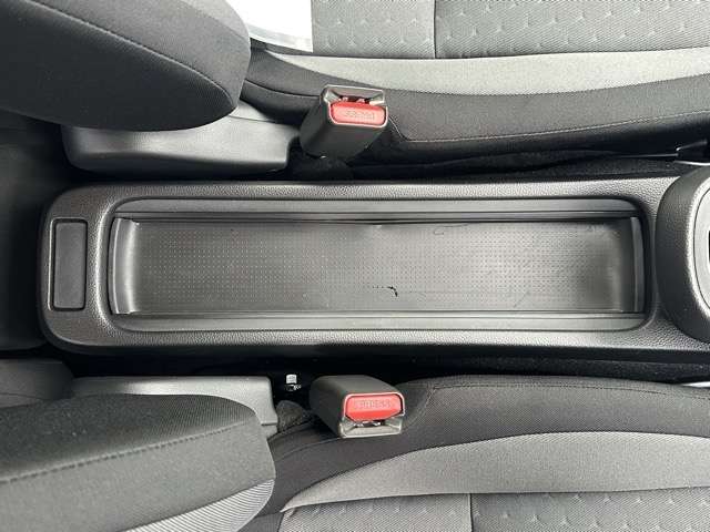 ホンダ フィット　ハイブリッド １．５ Ｅ：ＨＥＶ ベーシック R2年 (東海) 99