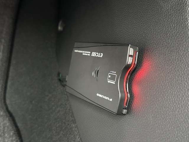 ホンダ フィット　ハイブリッド １．５ Ｅ：ＨＥＶ ベーシック R2年 (東海) 99