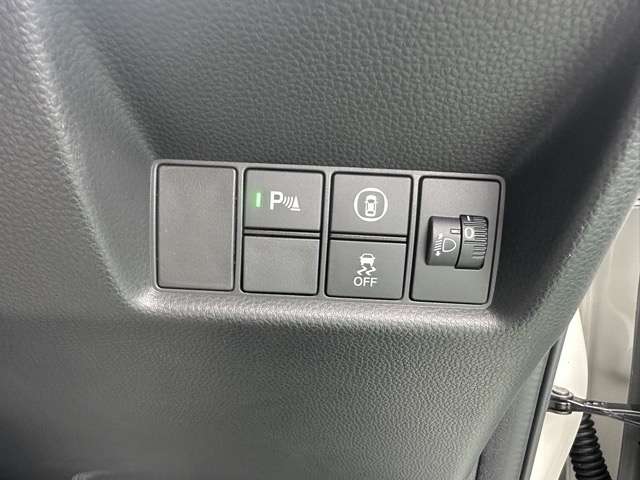 ホンダ フィット　ハイブリッド １．５ Ｅ：ＨＥＶ ベーシック R2年 (東海) 99